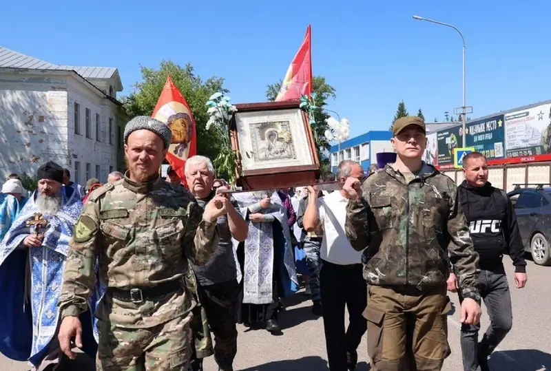Верующие в течение полутора месяцев пройдут крестным ходом по Марий Эл