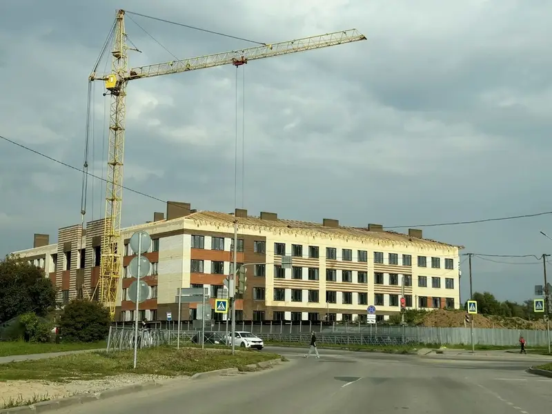 На стройплощадку школы в Йошкар-Оле проникают дети: горожан призывают к осторожности
