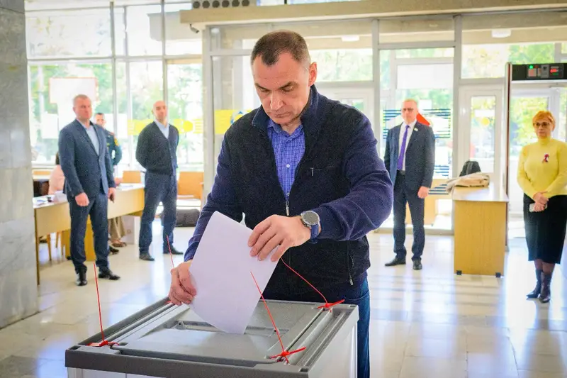 Трехдневные выборы стартовали в Марий Эл, Глава региона одним из первых принял участие